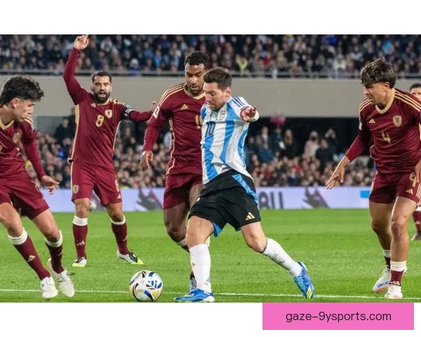 梅西率队逆转取胜刷新纪录引发全球足坛热议球迷激情庆祝赞叹传奇时刻