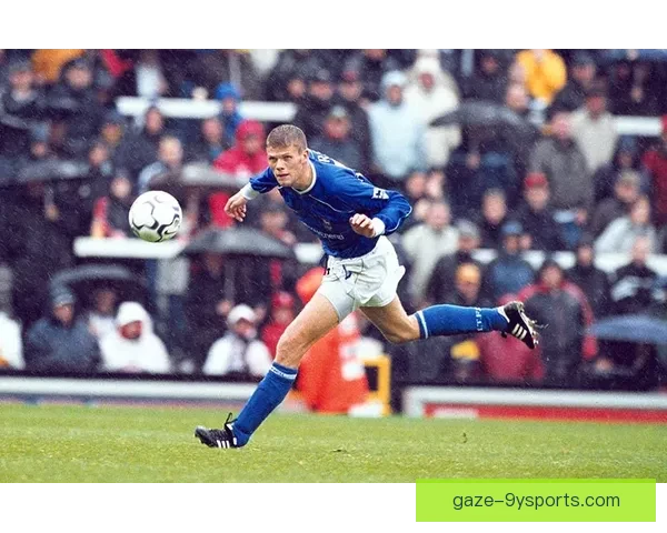 伊普斯维奇足球俱乐部历史沿革与未来发展前景解析